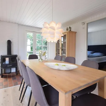 Nyaraló With Fireplace 1 *